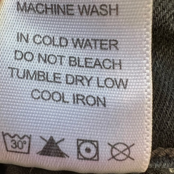 Judy Blue Skinny Fit Distressed Black with Leopard Patch Jeans Size 11/30 - Picture 7 of 14